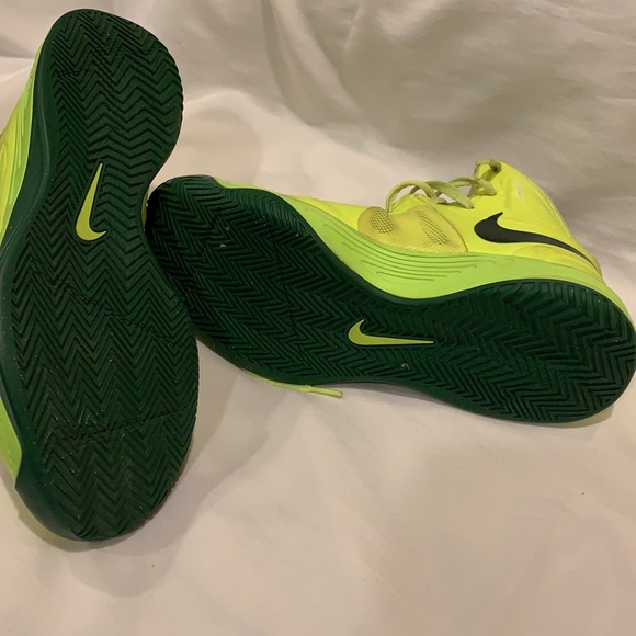HyperFuse Volt Nike Basketball shoes - Picture 4 of 5